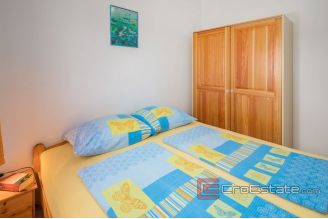 011 5200 30 Porec house with pool for sale