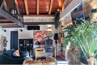 013 2031 68 Kastela Stone house for sale