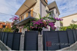 013 2031 68 Kastela Stone house for sale
