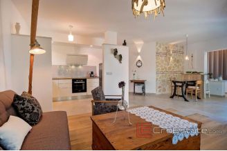 019 2030 43 Trogir house with sea view for sale