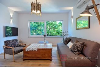 019 2030 43 Trogir house with sea view for sale