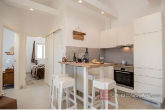 019 2030 43 Trogir house with sea view for sale