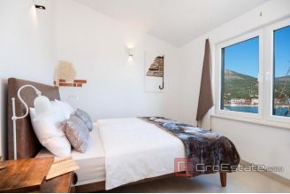 019 2030 43 Trogir house with sea view for sale