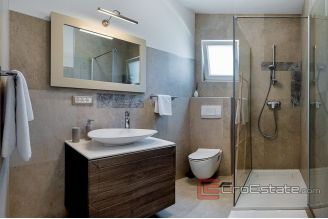 019 2030 43 Trogir house with sea view for sale