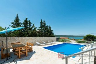 017 2030 18 near zadar house with sea view for sale