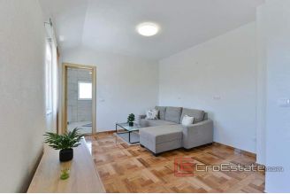 017 2030 18 near zadar house with sea view for sale