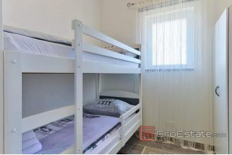 017 2030 18 near zadar house with sea view for sale