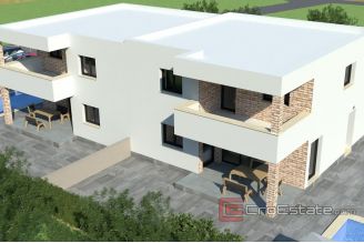 011 5201 30 Porec house with pool for sale