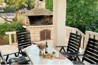 019 5206 30 Brac house near the sea for sale