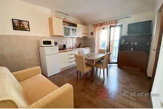 019 5206 30 Brac house near the sea for sale