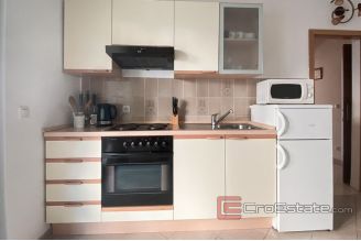 019 5206 30 Brac house near the sea for sale