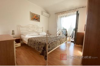 019 5206 30 Brac house near the sea for sale