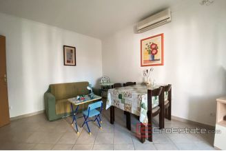 019 5206 30 Brac house near the sea for sale