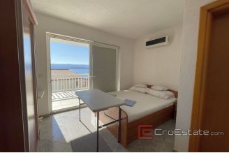 015 2030 44 Omis Apartment house with sea view for sale