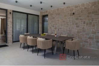 019 5213 30 Zadar villa with pool for sale