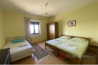 009 2043 59 Karlobag House by the sea for sale