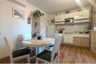 013 2018 217 Split center apartment for sale