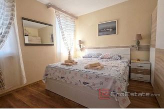 013 2018 217 Split center apartment for sale