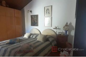 018 2031 52 Rogoznica house with sea view on sale