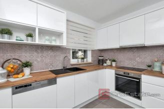 012 2030 45 Makarska apartment with two rooms for sale