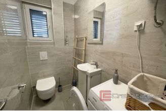 012 2030 45 Makarska apartment with two rooms for sale