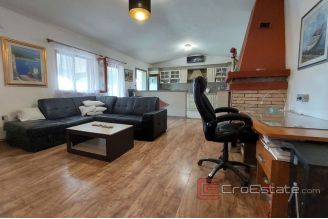 014 5215 30 trogir apartment house for sale