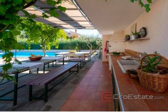 020 2021 331 Zadar apartment villa wiht pool for sale