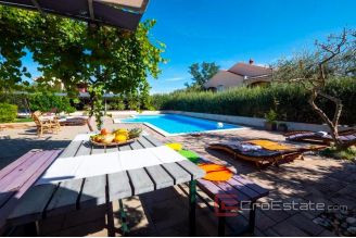 020 2021 331 Zadar apartment villa wiht pool for sale