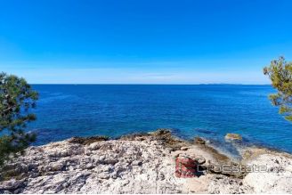 015 2029 55 Primosten building land with project by the sea