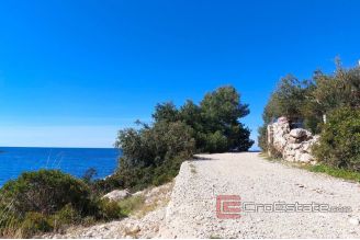 015 2029 55 Primosten building land with project by the sea