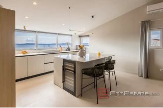 020 5216 30 Ciovo villa with pool for sale