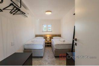 020 5216 30 Ciovo villa with pool for sale