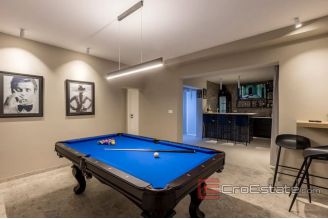 020 5216 30 Ciovo villa with pool for sale