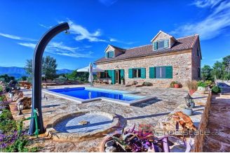 017 5217 30 Hvar two willas with pool for sale