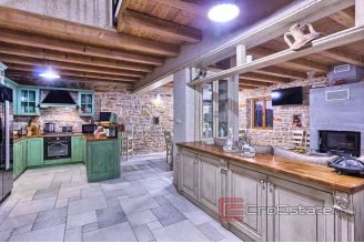 017 5217 30 Hvar two willas with pool for sale