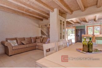 017 5217 30 Hvar two willas with pool for sale