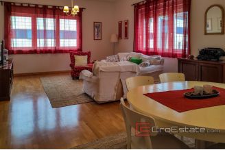 015 2024 116 Split centar comfortable three bedroom apartment for rent