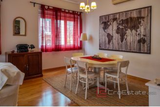 015 2024 116 Split centar comfortable three bedroom apartment for rent