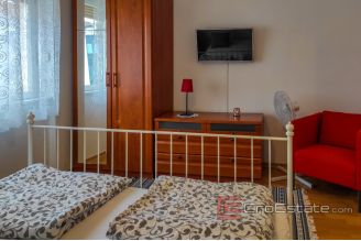 015 2024 116 Split centar comfortable three bedroom apartment for rent