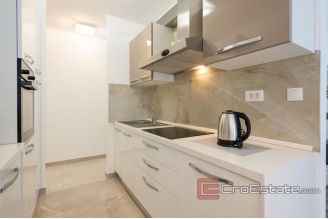 013 2017 20 Split apartment for rent