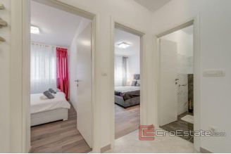 013 2017 20 Split apartment for rent