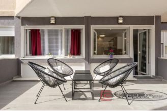 013 2017 20 Split apartment for rent