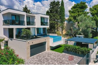 020 2035 72 island ciovo villa first row to the sea for sale