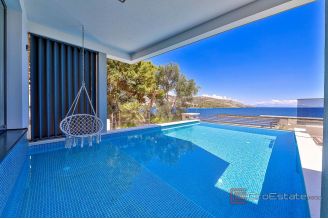 020 2035 72 island ciovo villa first row to the sea for sale