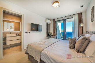 020 2035 72 island ciovo villa first row to the sea for sale