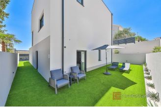 020 2035 72 island ciovo villa first row to the sea for sale