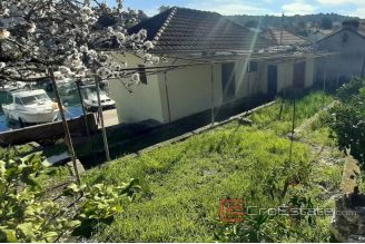 006 2016 536 Rogoznica two house for renovation by the sea for sale