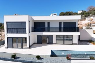 012 2022 352 near trogir modern new villas with pool for sale