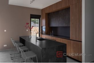 015 2022 354 Omis villa with sea view for sale