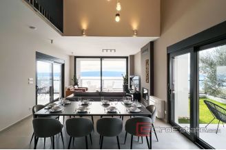 015 2022 354 Omis villa with sea view for sale